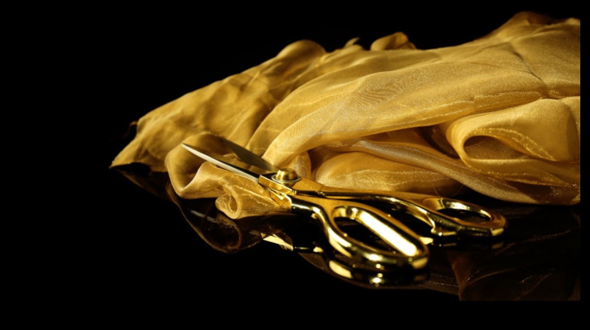 Fashion Alchemy: Μετατρέποντας τα καθημερινά κομμάτια σε χρυσό ρούχων