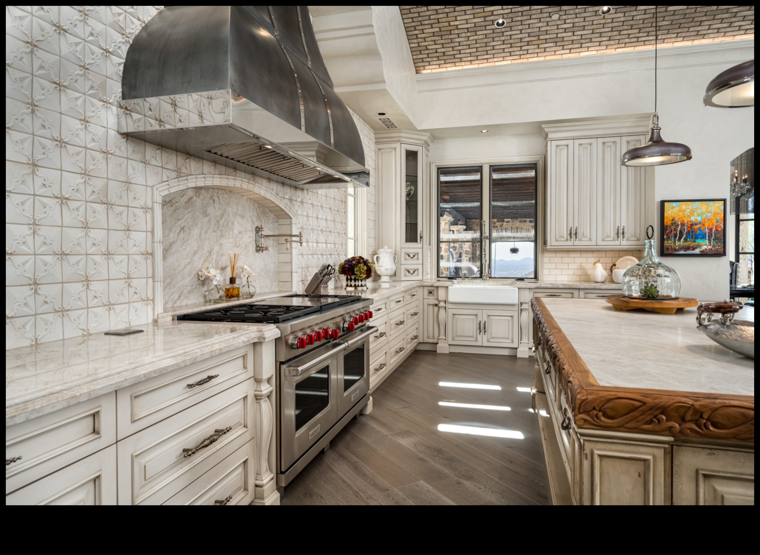 Ποιοι είναι μερικοί δημιουργικοί τρόποι για να χρησιμοποιήσετε το μάρμαρο στο σχέδιο κουζίνας για μια κομψή πινελιά;