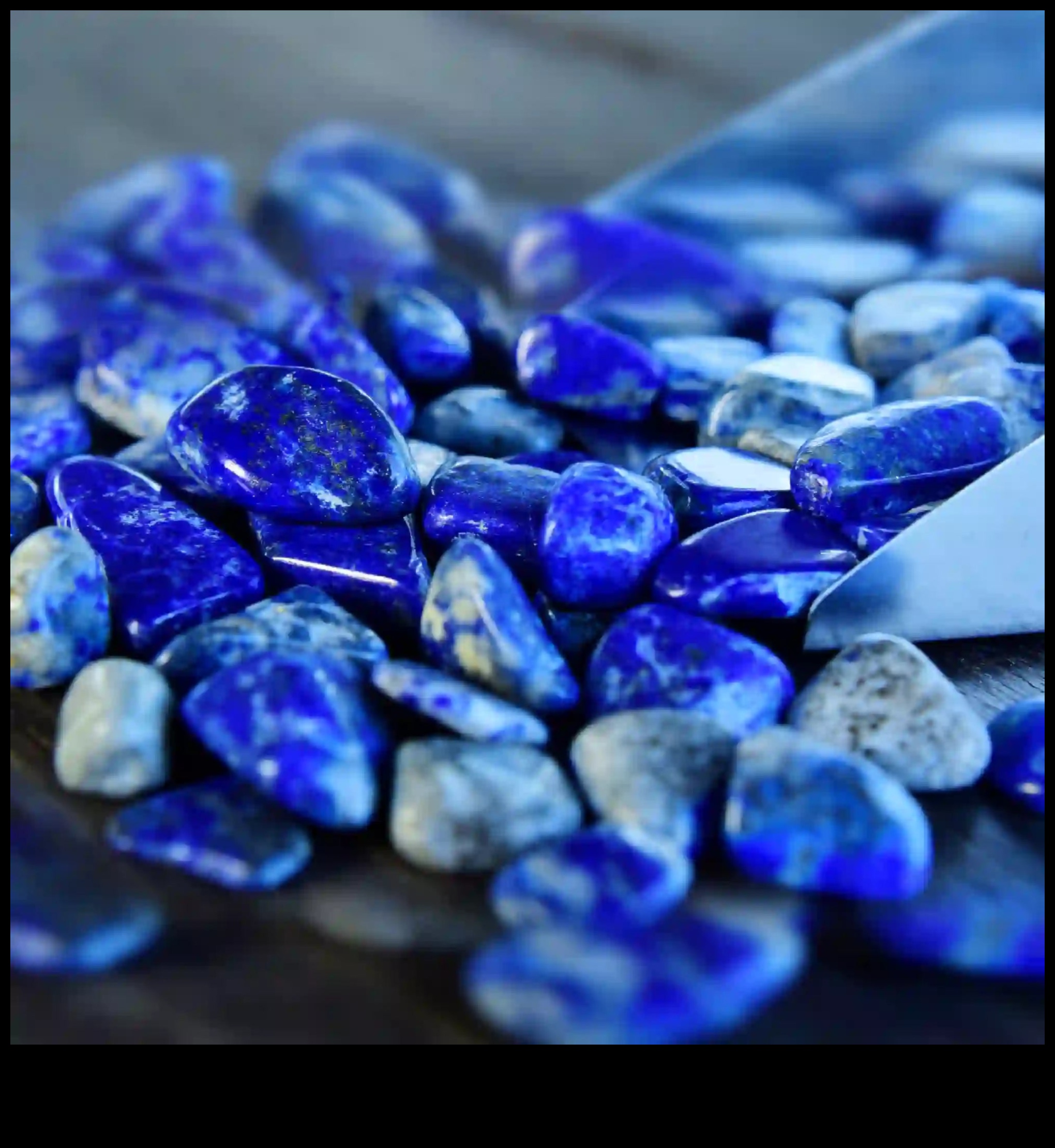 Lapis Lazuli Luster: Στολίστε τον εαυτό σας σε Royal Blue Richness