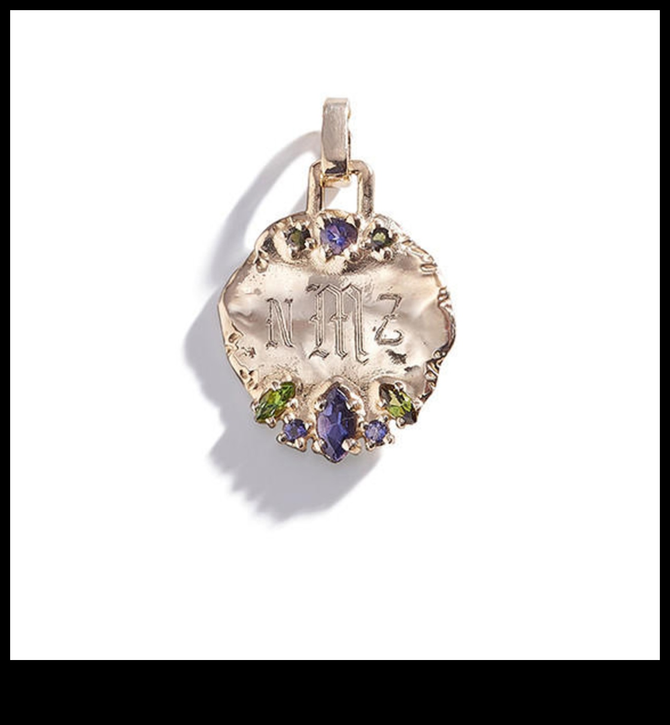 Fashion Alchemy: Μετατρέψτε τα καθημερινά κομμάτια σε μοντέρνο χρυσό