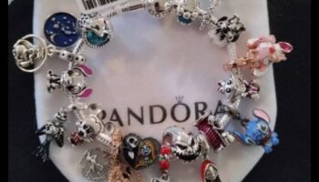 Charmingly Chic: Εξερευνήστε τη γοητεία των μοντέρνων βραχιολιών μας