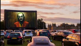 Ψυχαγωγία Drive-In: Ηλεκτρονικά βίντεο στο αυτοκίνητο για κινηματογράφο στο δρόμο